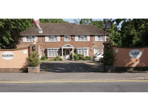 All Seasons Guest House Gatwick & Airport Parking