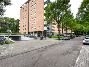 Parking garage